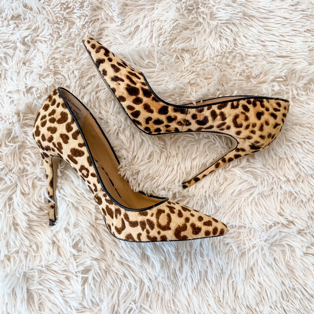 Leopard print calf hair pumps